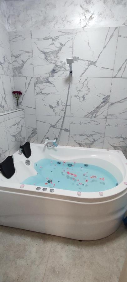 Jacuzzi Belle View Sinaia-Free Parking Apartment Ngoại thất bức ảnh